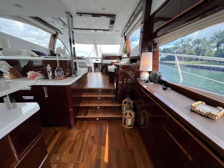 Galeon 550 Fly image