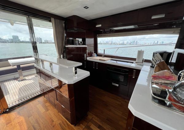 Galeon 550 Fly image