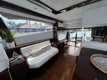 Galeon 550 Fly image