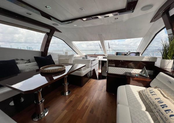 Galeon 550 Fly image