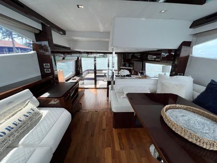 Galeon 550 Fly image