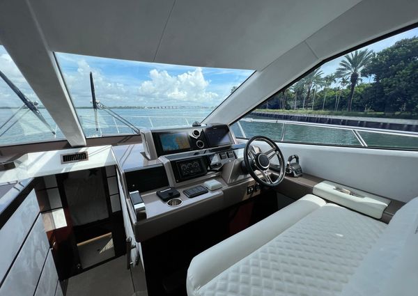 Galeon 550 Fly image