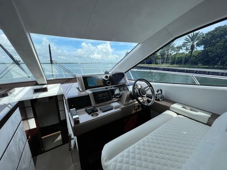 Galeon 550 Fly image