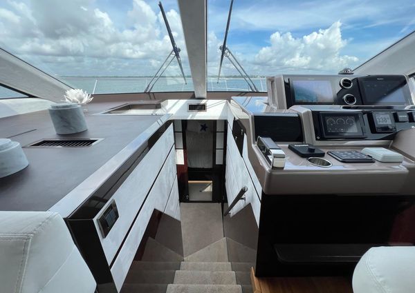 Galeon 550 Fly image