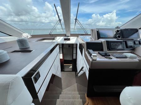 Galeon 550 Fly image