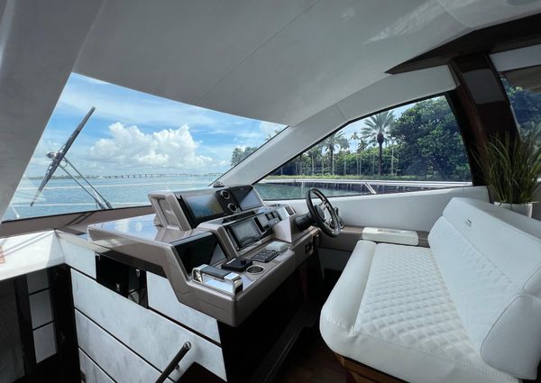 Galeon 550 Fly image