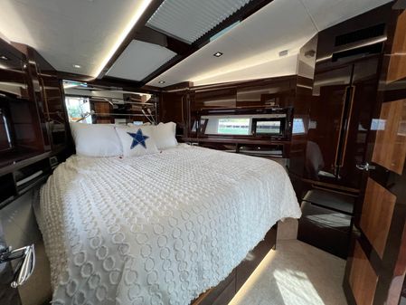 Galeon 550 Fly image