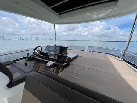 Galeon 550 Fly image