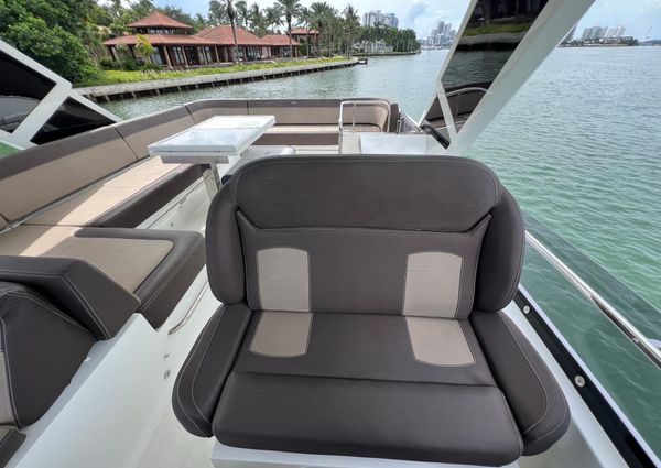 Galeon 550 Fly image