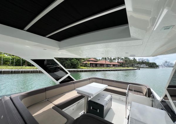 Galeon 550 Fly image