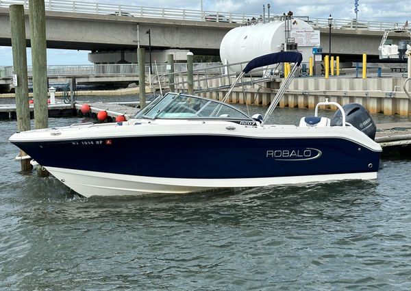 Robalo R207-DUAL-CONSOLE image