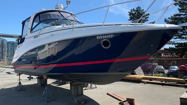 Rinker 340 Express Cruiser