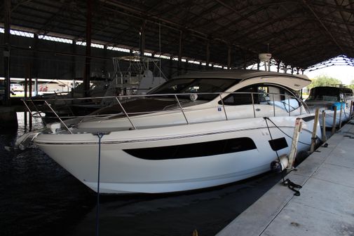 Sea Ray 400 Sundancer image