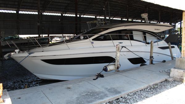 Sea Ray 400 Sundancer
