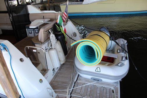 Sea Ray 400 Sundancer image