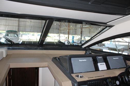 Sea Ray 400 Sundancer image