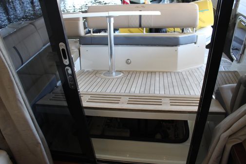 Sea Ray 400 Sundancer image