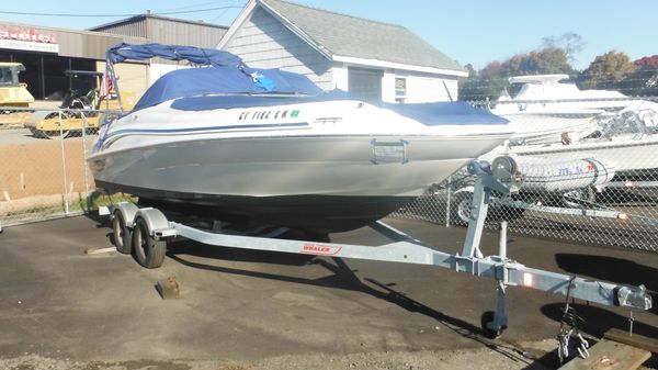 Sea Ray Sundeck 210
