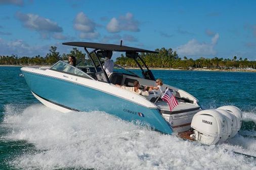 Cobalt R33-OUTBOARD image