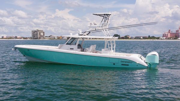 Everglades 435 Center Console