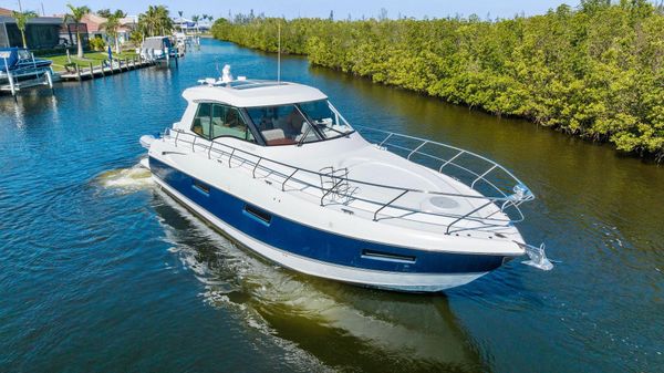 Cruisers Yachts 48 Cantius