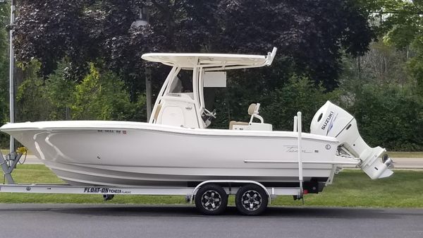 Pioneer 222 Sportfish