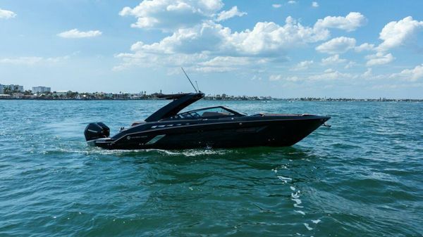 Cruisers Yachts 338 SOUTH BEACH