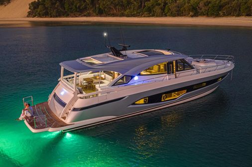 Riviera 6800-SPORT-YACHT-PLATINUM-EDITION image