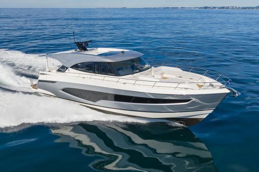 Riviera 6800-SPORT-YACHT-PLATINUM-EDITION image