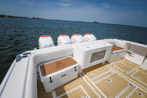 Intrepid 475 Sport Yacht image