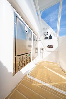 Intrepid 475 Sport Yacht image