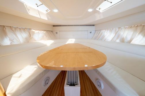 Intrepid 475 Sport Yacht image