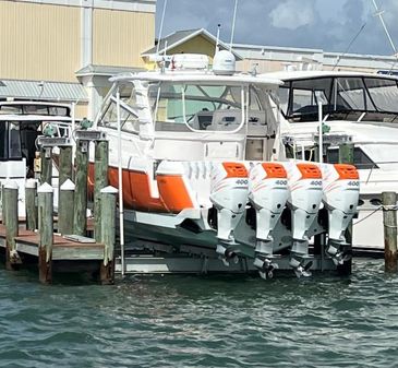 Intrepid 475 Sport Yacht image