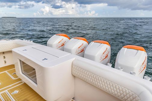 Intrepid 475 Sport Yacht image