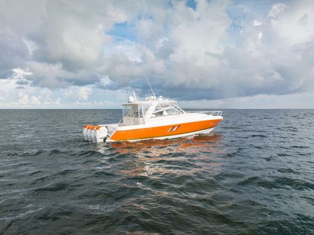 Intrepid 475 Sport Yacht image