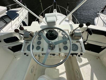 Hatteras 36-CONVERTIBLE image