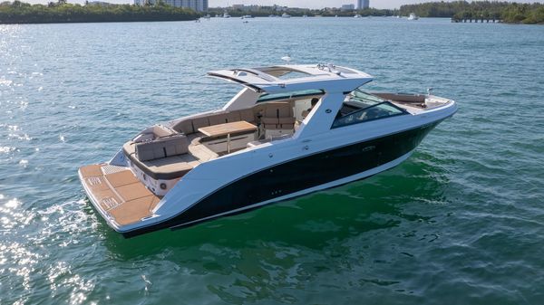 Sea Ray SLX 400