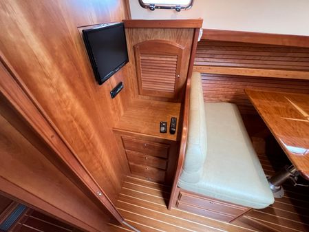 Sabre 42 Salon Express image