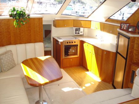 Silverton 392 Motor Yacht image