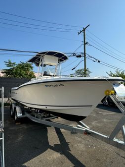 Sea Hunt Triton 232 image