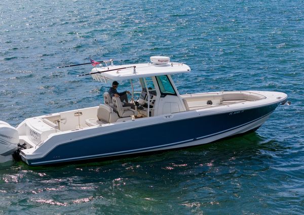 Boston Whaler 330 Outrage image