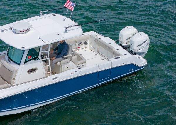 Boston Whaler 330 Outrage image