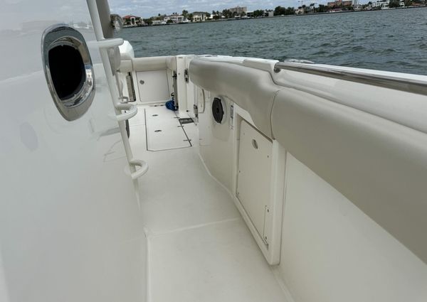 Boston Whaler 330 Outrage image