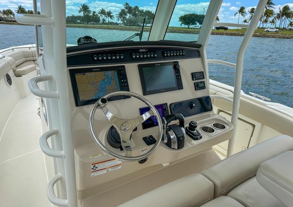 Boston Whaler 330 Outrage image