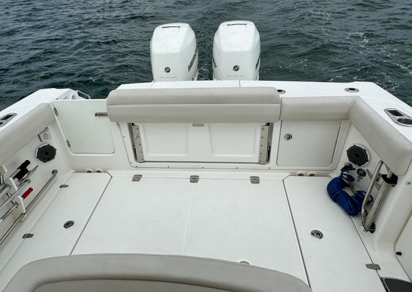 Boston Whaler 330 Outrage image