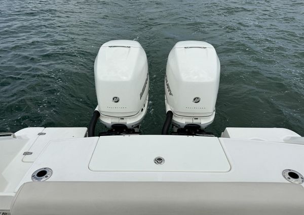 Boston Whaler 330 Outrage image