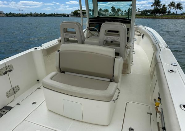 Boston Whaler 330 Outrage image