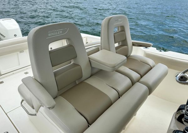 Boston Whaler 330 Outrage image