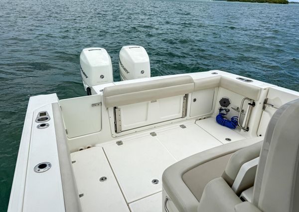 Boston Whaler 330 Outrage image