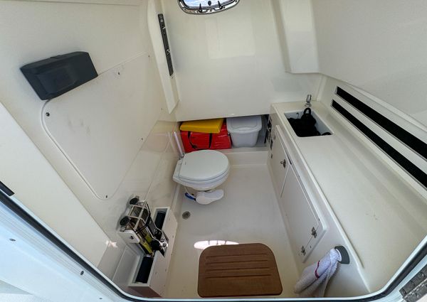 Boston Whaler 330 Outrage image